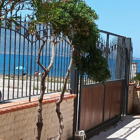 Prázdninový dům Casa Fronte Mare *